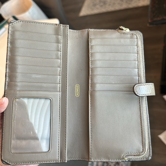 Coach Hobo Bag and matching wallet - Picture 9 of 11